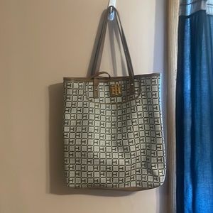 a tommy hilfiger toge bag.